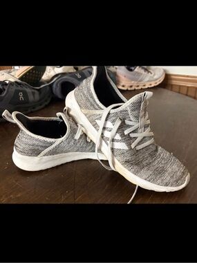 Women’s Adidas 10